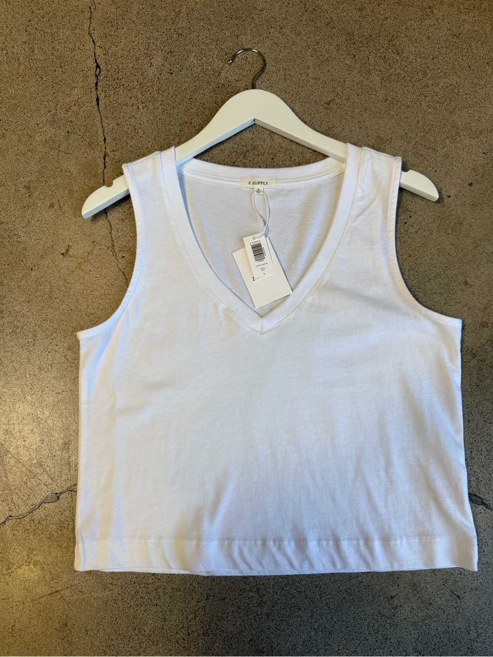 Z Supply sloan White V-Neck Sleeveless Top NWT - Picture 3 of 3